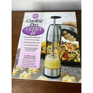 Vintage Wilton Cookie Pro Ultra II Sprtiz Press 12 Disks Designs Cookies 2006